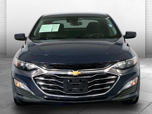 Used 2025 Chevrolet Malibu LT FWD image 2