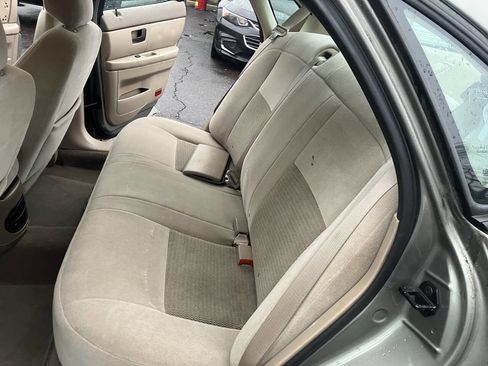 Used 2004 Ford Taurus SE image 26