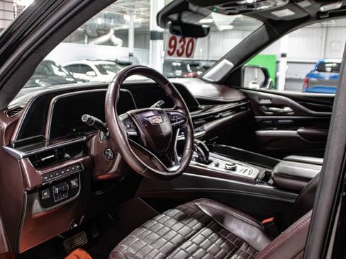 Used 2022 Cadillac Escalade ESV Sport Platinum w/ LPO, ONYX Package image 6