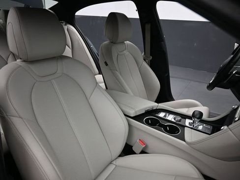 Used 2025 Genesis G70 2.5T AWD/4WD image 26