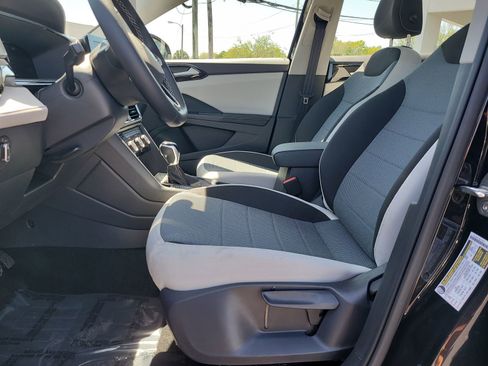 Certified 2025 Volkswagen Taos S image 17