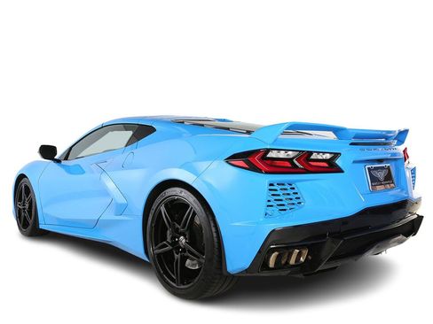 Used 2021 Chevrolet Corvette Stingray Preferred Cpe w/ Z51 Performance Package RWD image 3