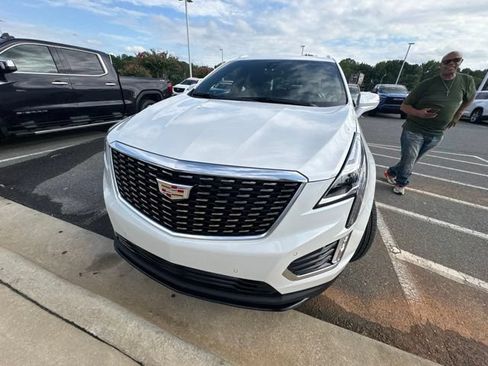Used 2025 Cadillac XT5 Luxury FWD image 2