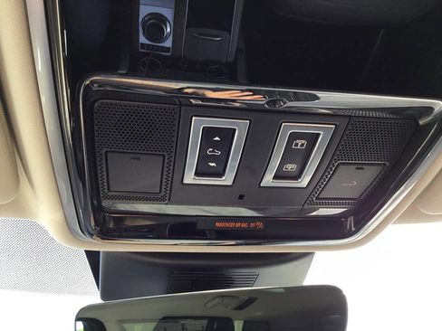 Used 2018 Land Rover Range Rover HSE image 41