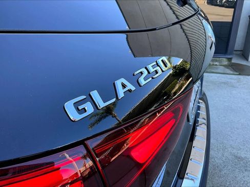 Used 2025 Mercedes-Benz GLA 250 image 9