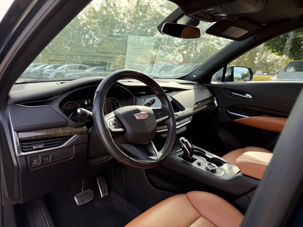 Used 2021 Cadillac XT4 Sport w/ Sun And Sound Package AWD/4WD image 4