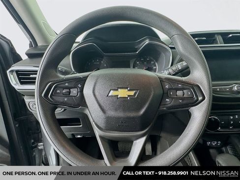 Used 2023 Chevrolet TrailBlazer LT FWD image 11