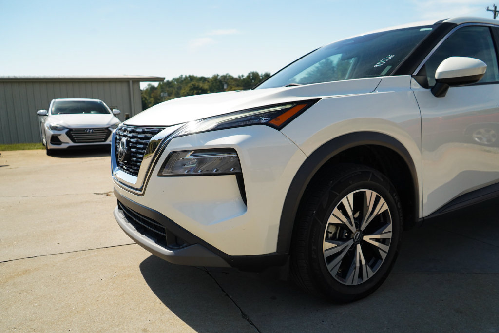 Used 2023 Nissan Rogue SV FWD image 17