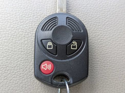 Used 2018 Ford Escape SE w/ SE Sync 3 Package FWD image 27