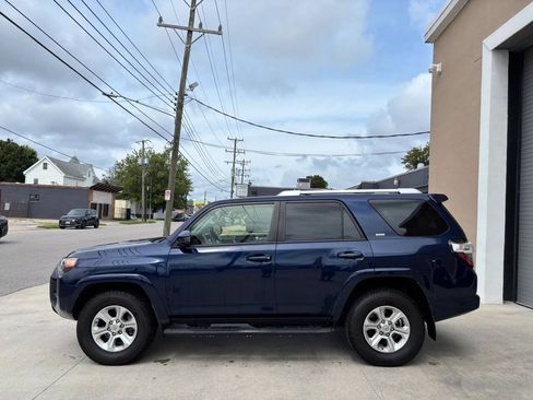Used 2014 Toyota 4Runner SR5 AWD/4WD image 3