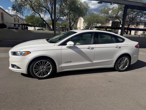Used 2013 Ford Fusion SE image 3