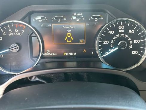 Used 2020 Ford F150 Lariat w/ Equipment Group 502A Luxury AWD/4WD image 6