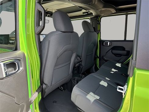 New 2025 Jeep Gladiator Sport image 11