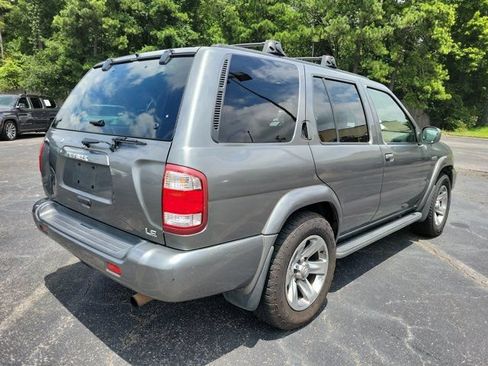 Used 2004 Nissan Pathfinder LE Platinum RWD image 20