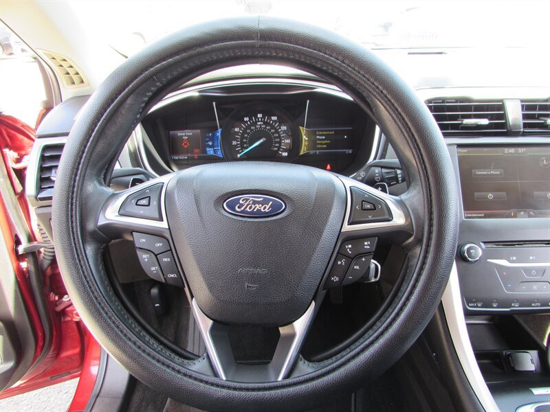 Used 2014 Ford Fusion SE FWD image 12