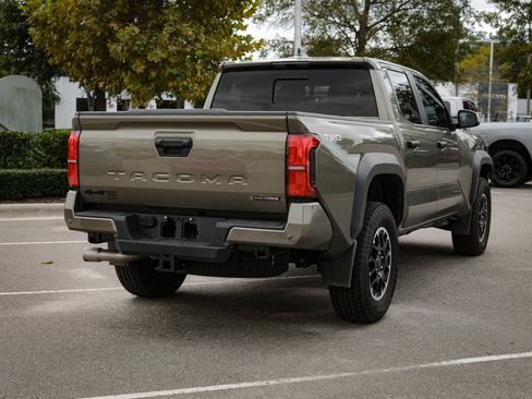 Used 2024 Toyota Tacoma TRD Off-Road image 10