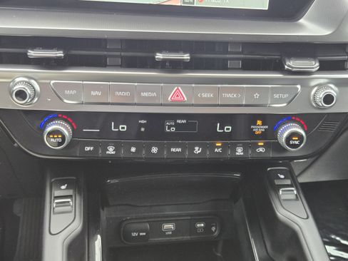 Used 2025 Kia Telluride S FWD image 15
