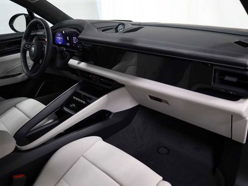 New 2025 Porsche Macan Turbo Electric image 6