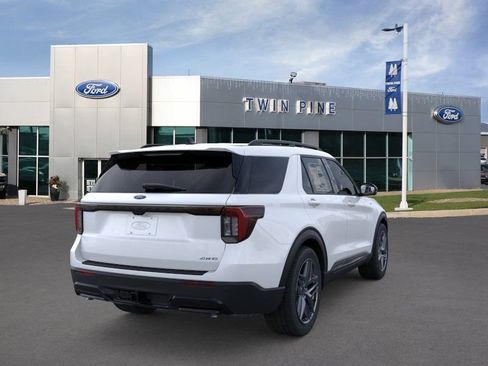 New 2026 Ford Explorer ST-Line w/ ST-Line Street Pack AWD/4WD image 8