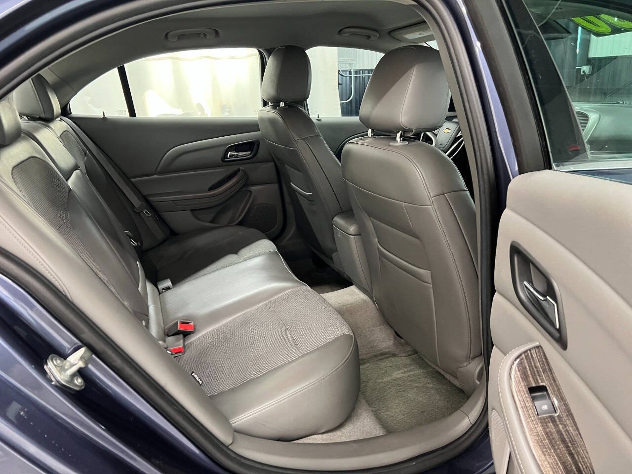 Used 2015 Chevrolet Malibu LT FWD image 10