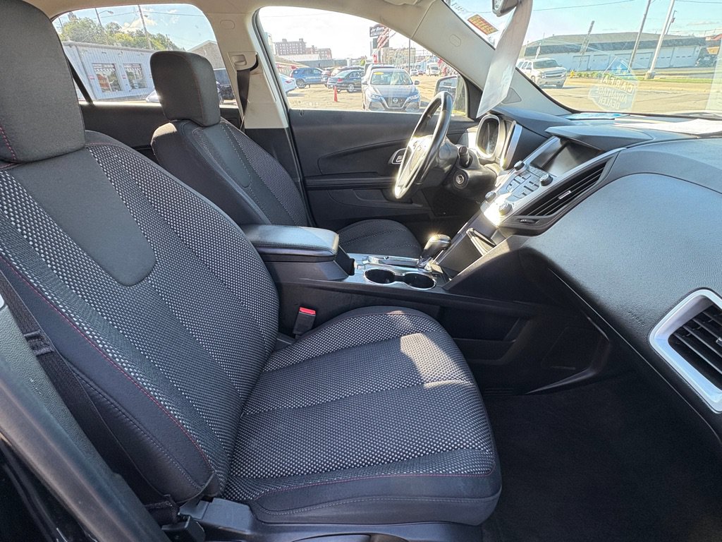 Used 2017 Chevrolet Equinox LT w/ Convenience Package FWD image 16