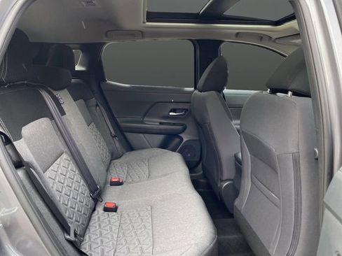 New 2026 Nissan Kicks SV w/ SV Premium Package image 31