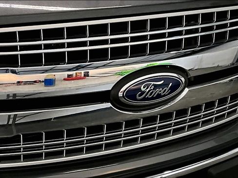 Used 2020 Ford F150 Lariat image 32