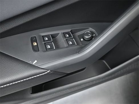 New 2026 Volkswagen Jetta SE image 13