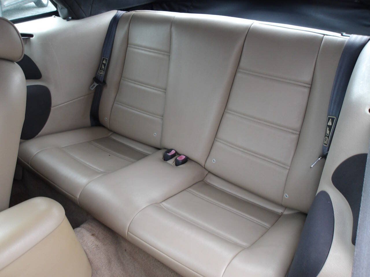 Used 2003 Ford Mustang Convertible RWD image 17