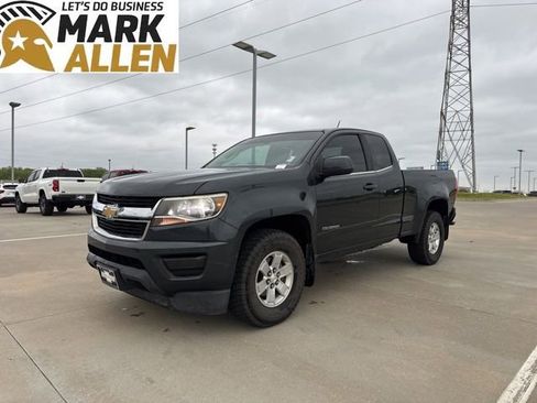 Used 2018 Chevrolet Colorado W/T w/ WT Convenience Package image 2
