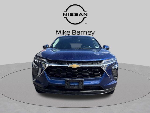 Used 2024 Chevrolet Trax LS w/ LS Convenience Package FWD image 6