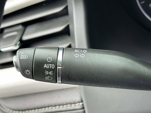 Used 2023 GMC Acadia SLE w/ Driver Convenience Package image 24