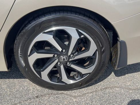 Used 2016 Honda Accord EX-L image 10