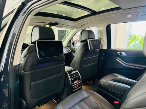 Used 2019 BMW X7 xDrive50i image 2