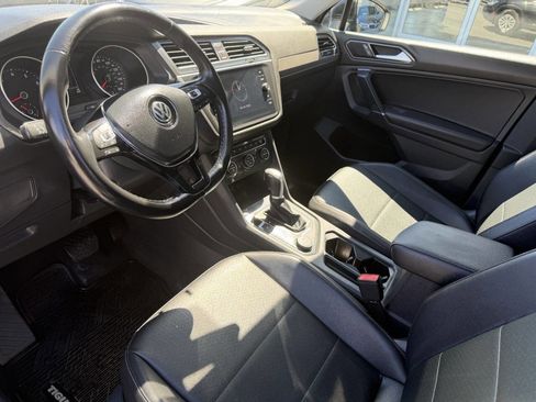 Used 2018 Volkswagen Tiguan SE w/ Panoramic Sunroof Package AWD/4WD image 18