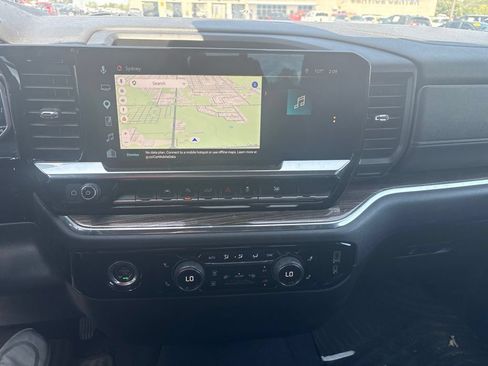Used 2023 Chevrolet Silverado 1500 LT AWD/4WD image 16