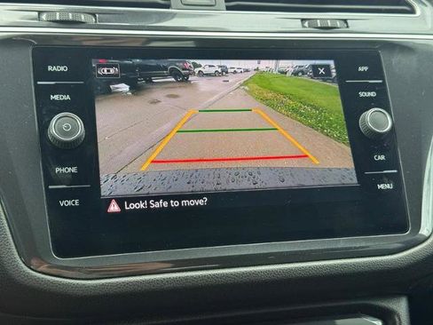 Used 2024 Volkswagen Tiguan SE FWD image 17