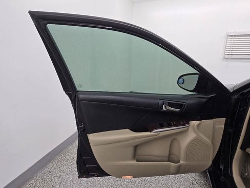 Used 2014 Toyota Camry XLE FWD image 29