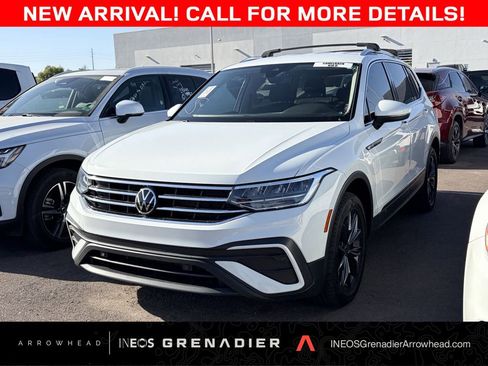 Used 2022 Volkswagen Tiguan SE AWD/4WD image 1