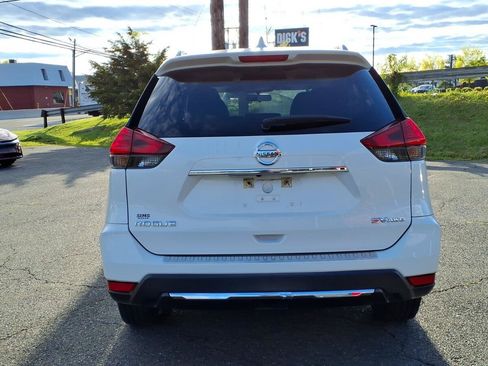Used 2017 Nissan Rogue SV AWD/4WD image 6