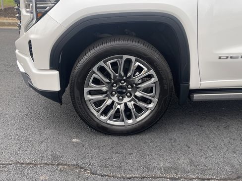 Used 2024 GMC Sierra 1500 Denali Ultimate image 32