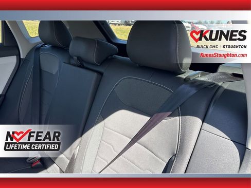 Used 2025 Volkswagen Taos SE AWD/4WD image 38