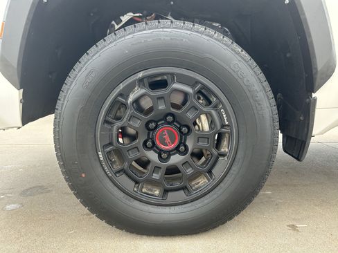 Certified 2022 Toyota Tundra TRD Pro AWD/4WD image 10