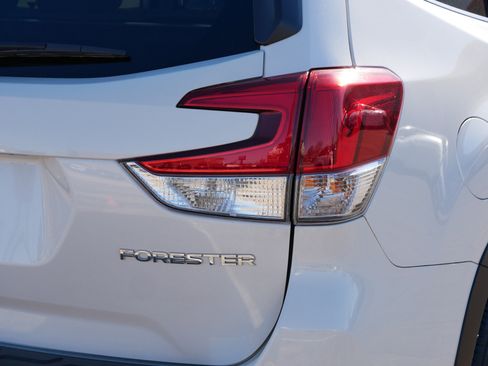 Used 2024 Subaru Forester Limited w/ Convenience Package image 17