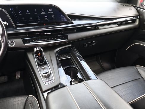 Used 2022 Cadillac Escalade ESV Sport w/ Touring Package image 16