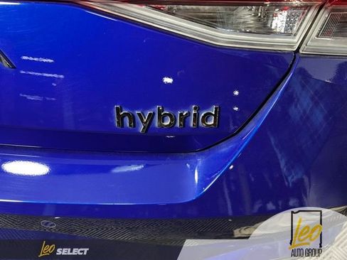 Used 2023 Hyundai Elantra Limited w/ Preferred Accessory Package FWD image 7