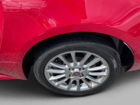 Used 2018 FIAT 124 Spider Classica w/ Technology & Siriusxm Group RWD image 4