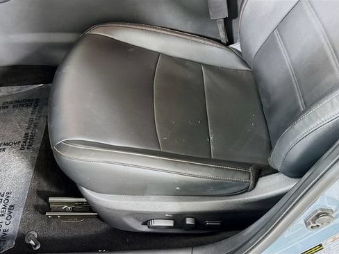 Used 2025 Nissan Sentra SR w/ SR Premium Package FWD image 19