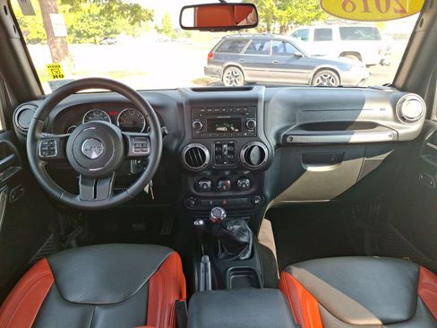 Certified 2018 Jeep Wrangler Unlimited Sport S AWD/4WD image 11