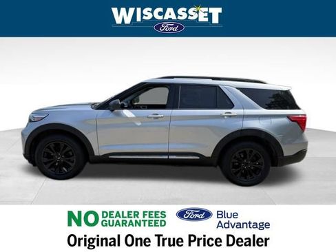 Certified 2022 Ford Explorer XLT w/ Equipment Group 202A image 2